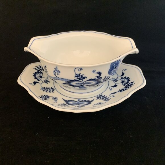Blue Danube Japan Gravy Boat w/Attached Underplate Porcelain Rectangle Backstamp - Picture 5 of 12